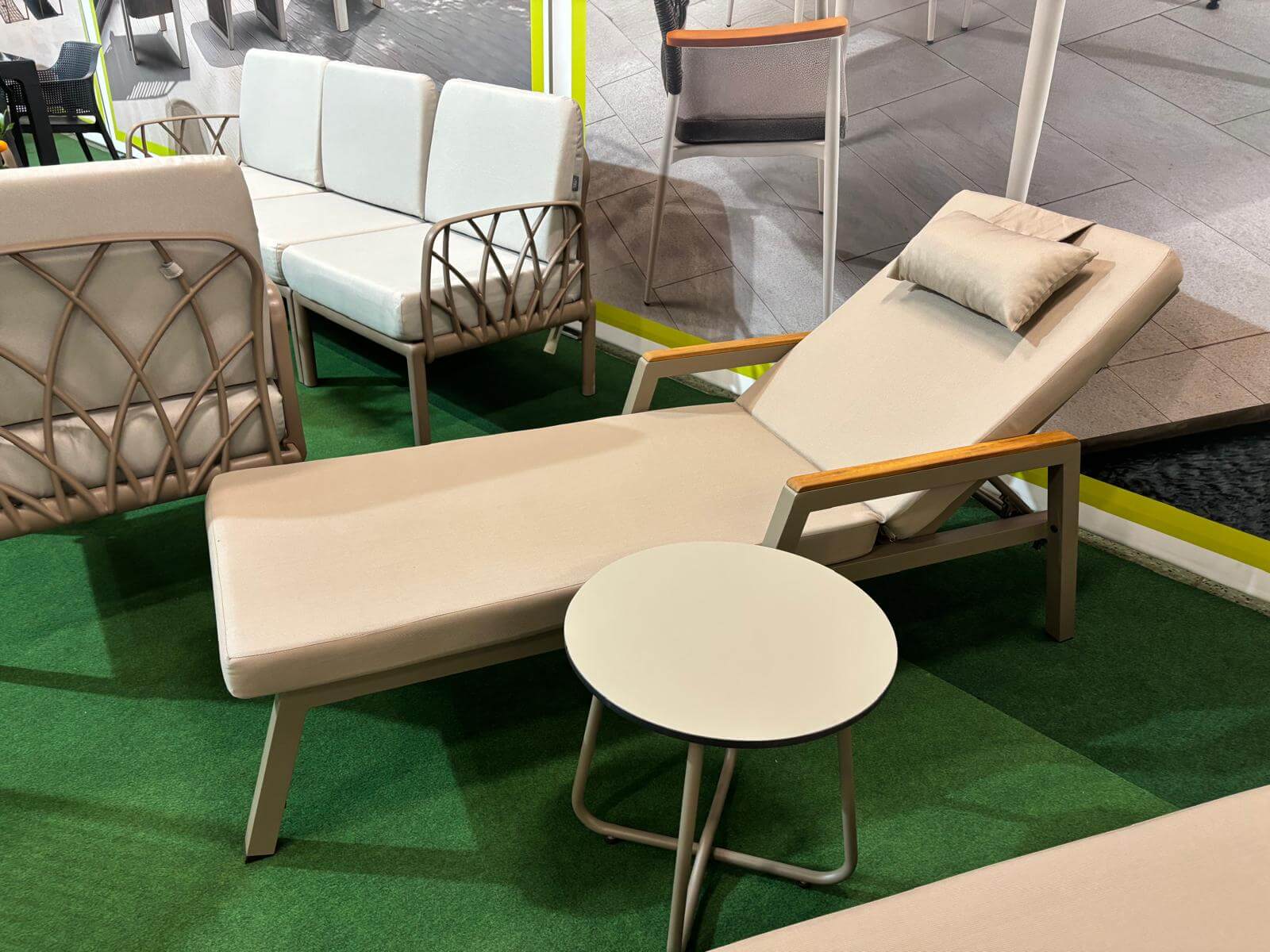 Konferenčný stolík SH-03